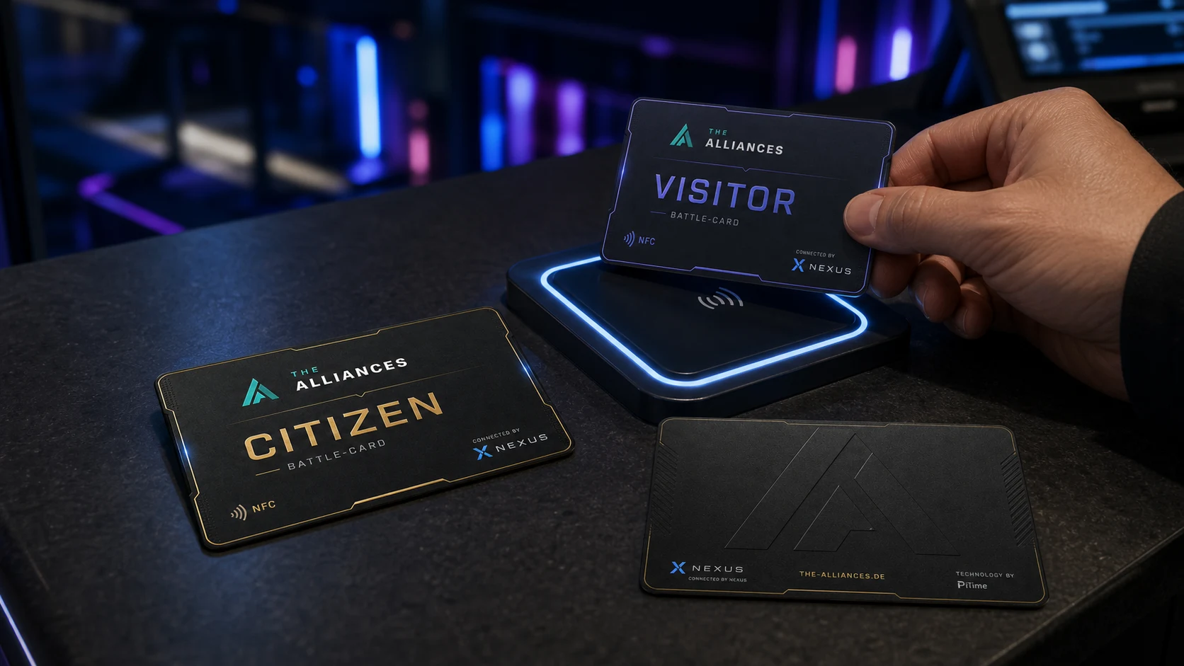 Citizen- und Visitor-BattleCards im Einsatz an einem beleuchteten NFC-Leser im Center